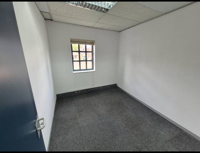 499M² OFFICE TO LET IN SUNNINGHILL
